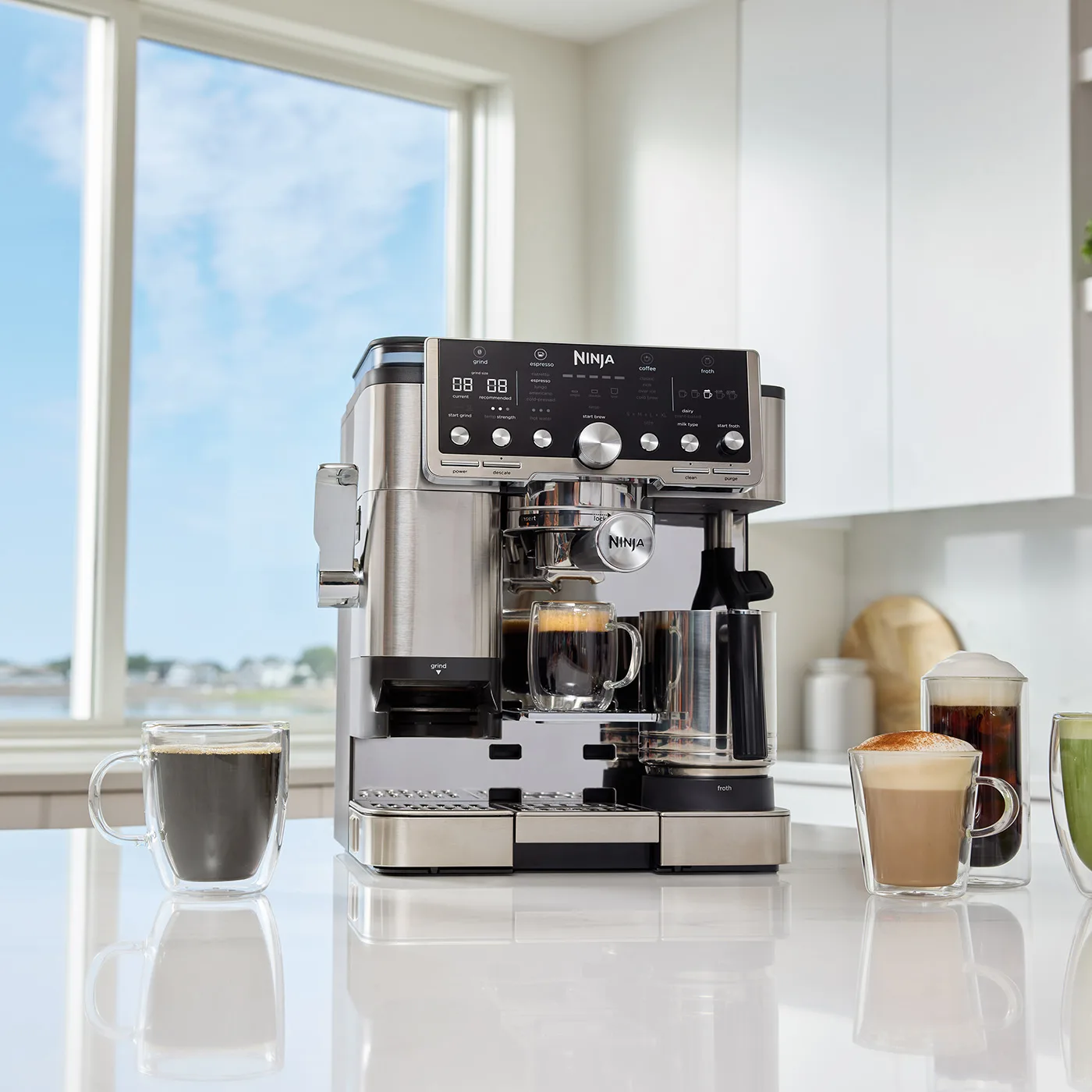 NInja-ES701UK-InUse-Kitchen-Island-4in1Lineup-Ext