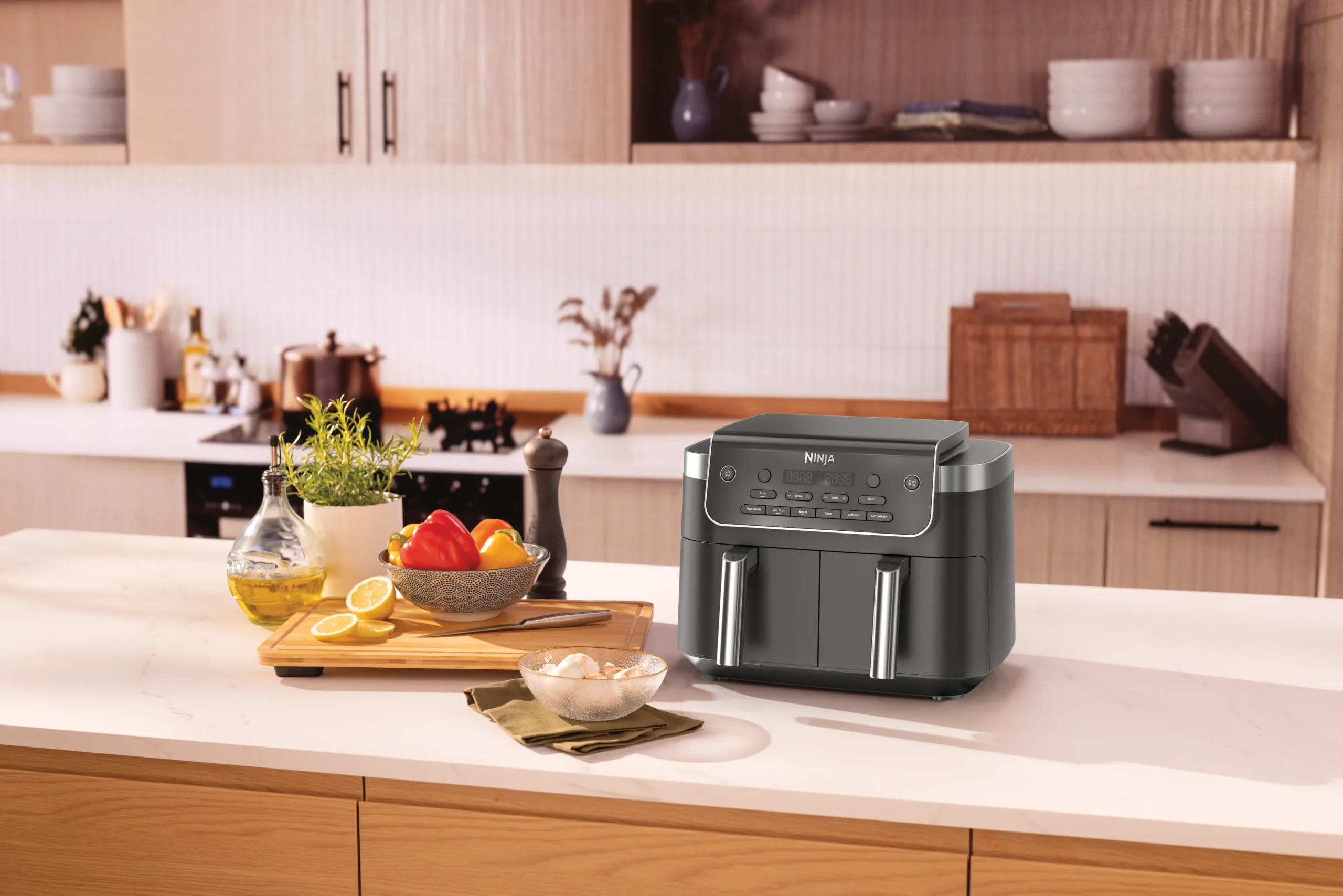 DAT-R_DZ801EU_InUse_Angled_Left_Kitchen_OnCounter
